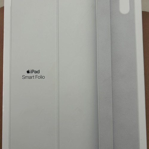 iPad A16 case, white