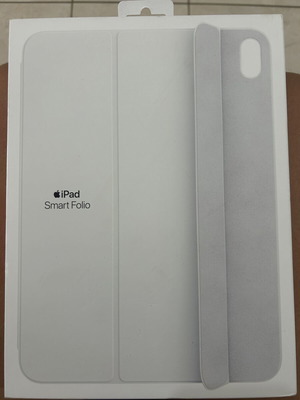 iPad A16 case, white