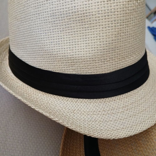 Crab hats new no 58, white and beige, set of 2