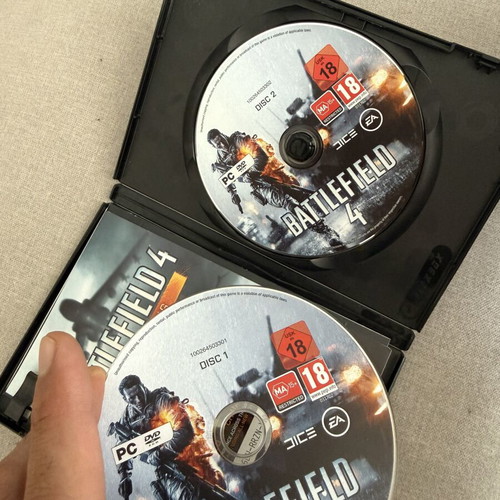 BF4 PC game like new, 2 discs