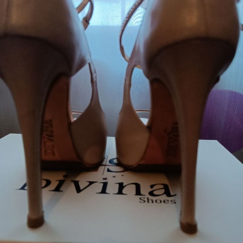 Divine Follie leather women's peep toe heels like new, size 36, beige