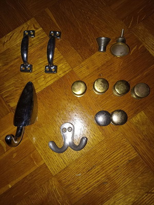 Door knobs and catches used, vintage style, metal, set of 12