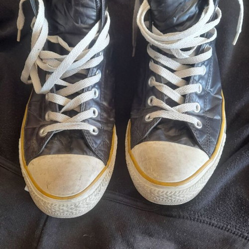 Converse All Star High Top sneakers used, size 42.5, black with yellow accents