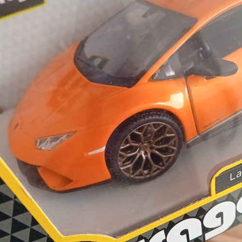 Bburago Lamborghini Huracan Performante 1/24 new