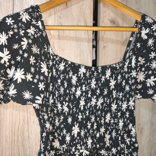 Black and white dress one size like new