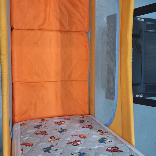 Chicco playpen with mattress