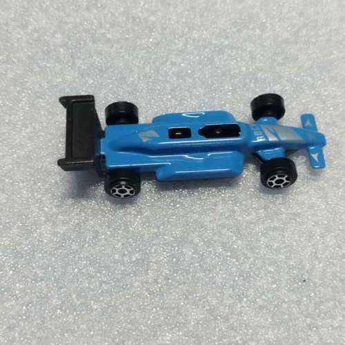 Set of 3 toy cars like new