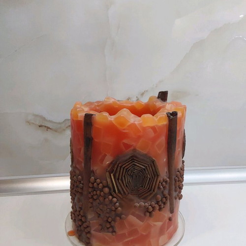 Large decorative candle in like new condition
