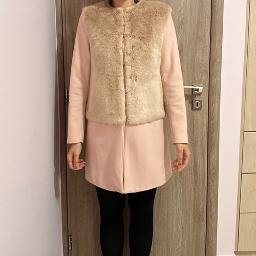 Zara medium coat with fur like new