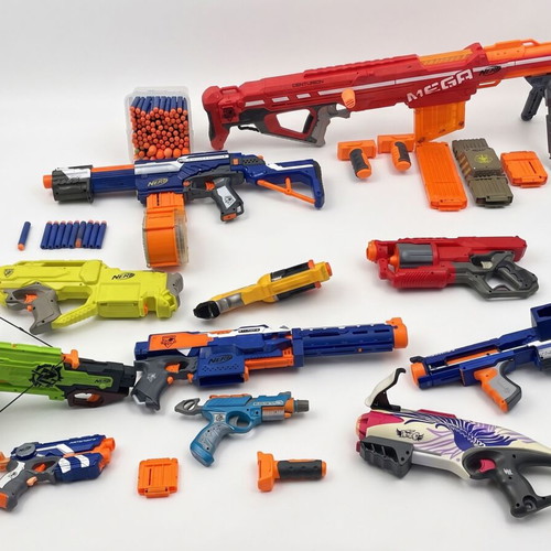 Nerf blasters set like new, 11 authentic guns with accessories and darts