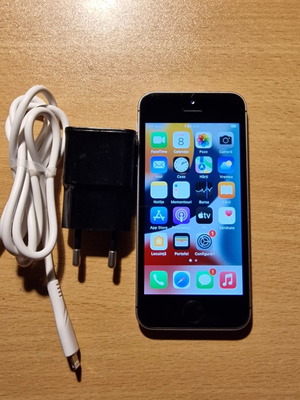 Apple iPhone SE 32GB 2016 Space Gray like new