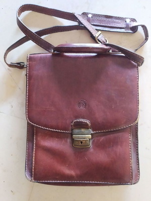 Giudi Italian brown leather men's shoulder bag with 4 compartments