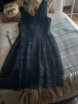 Motivi black guipure dress small like new