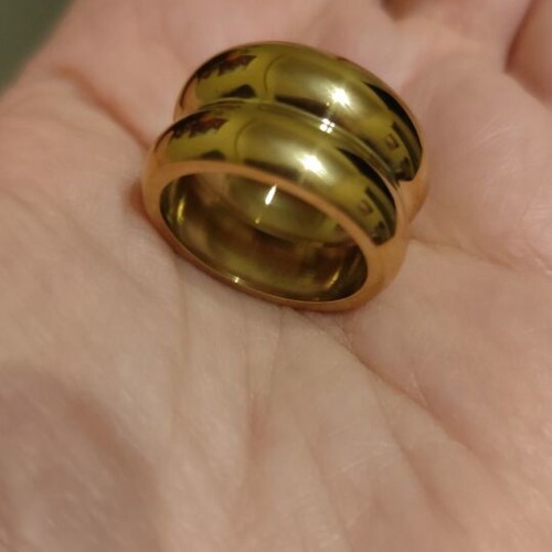 Gold ring stainless steel new, size 9
