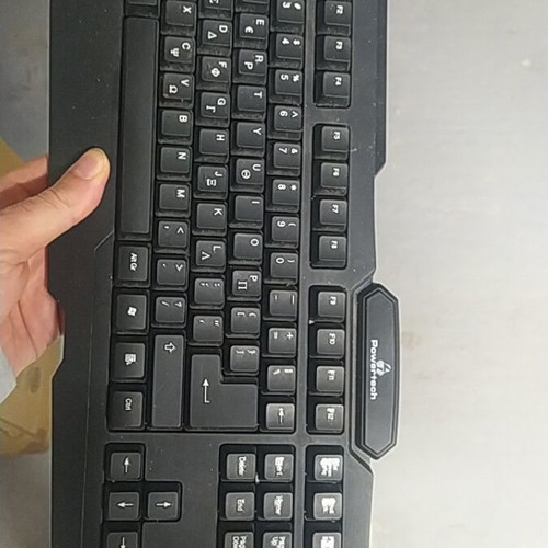 Wireless computer keyboard like new without USB stick