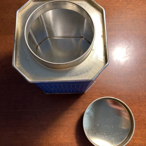 Wedgwood Teas Darjeeling metal caddy tin like new
