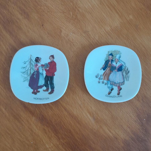Porcelain plates Rorstrand Sweden Swedish National Costumes like new