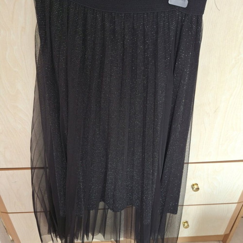 Black skirt like new, one size