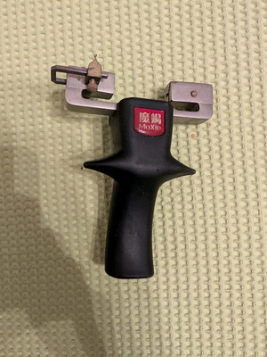 Slingshot used made of stainless steel 304 and resin