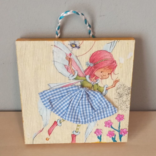 Decorative hanging frame like new 15cm x 15cm