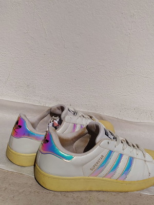 Παπούτσια Adidas αθλητικά μεταχειρισμένα, νούμερο 42, άσπρα