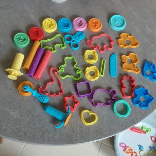 Play-Doh box with over 20 pieces, like new