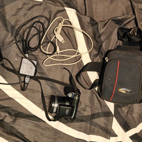 Olympus SP-800UZ digital bridge camera with 30x optical zoom