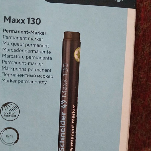 Schneider markers set of 20, red and black, like new