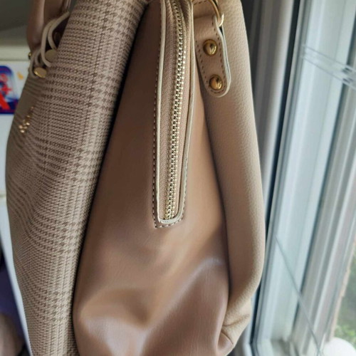 Elizabeth George handbag like new, beige brown