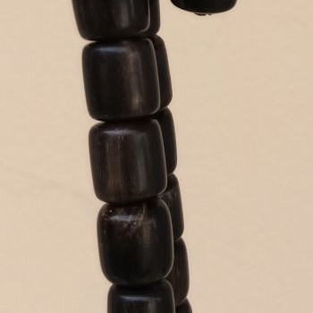 Worry beads bull horn black used, barrel shape