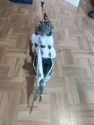 Pirate ship like new with wheels
