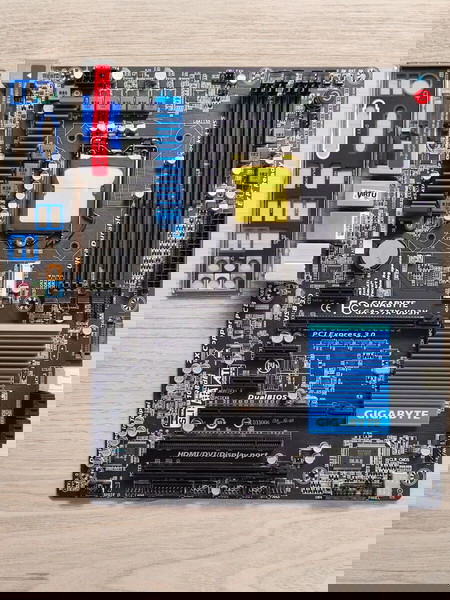 Μητρική Gigabyte GA-Z77X-UD3H socket 1155