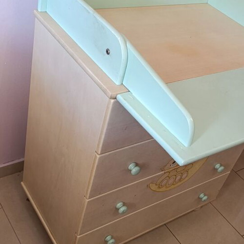 Crib set with mattress and dresser like new