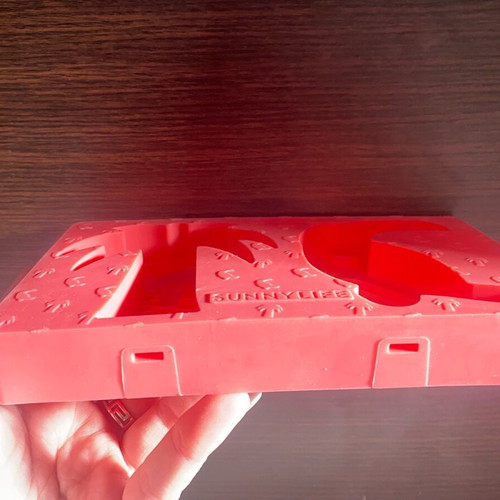 Large silicone mold like new for cooking or ice