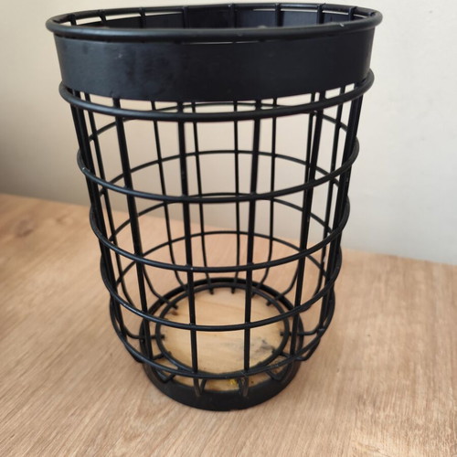 Round metal organizer case used