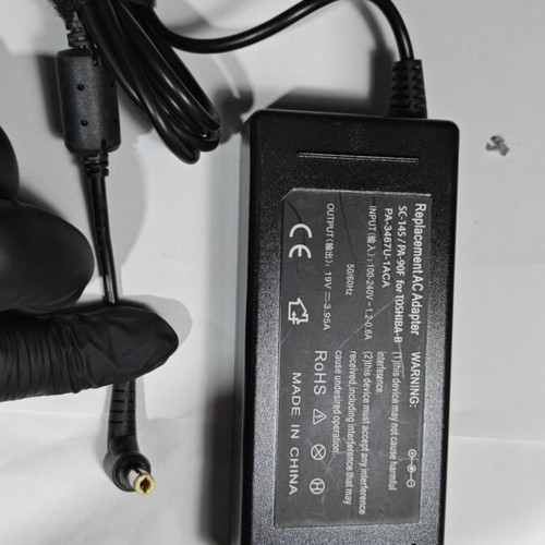 Laptop charger Toshiba SC-145 PA-90F PA-3467U-1ACA used, 19V 3.95A 75W