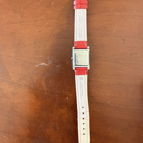 Roots Tartan Watch Model R804 like new, red