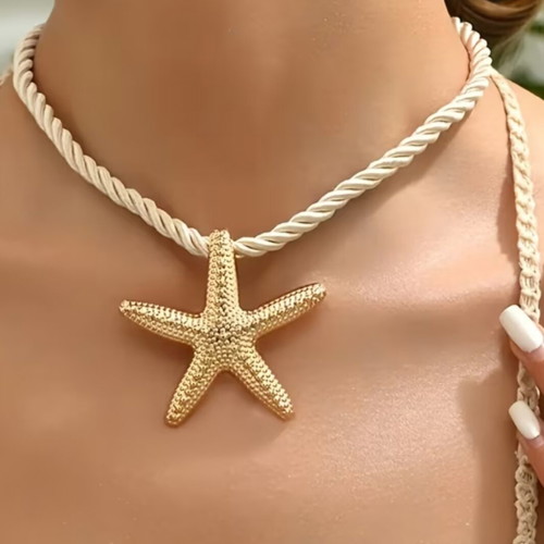 Starfish gold necklace like new