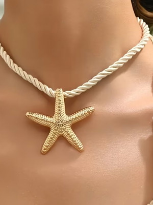 Starfish gold necklace like new