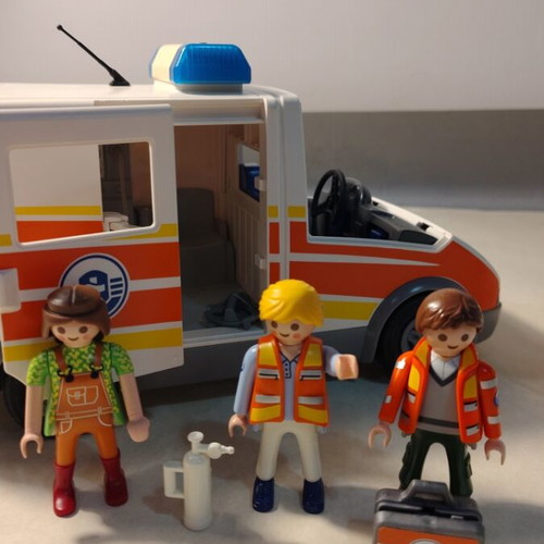 Playmobil Ambulance 5541 like new with 63 pieces and figures
