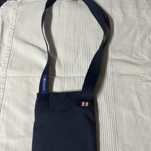 Champion Crossbody Bag like new, dark blue