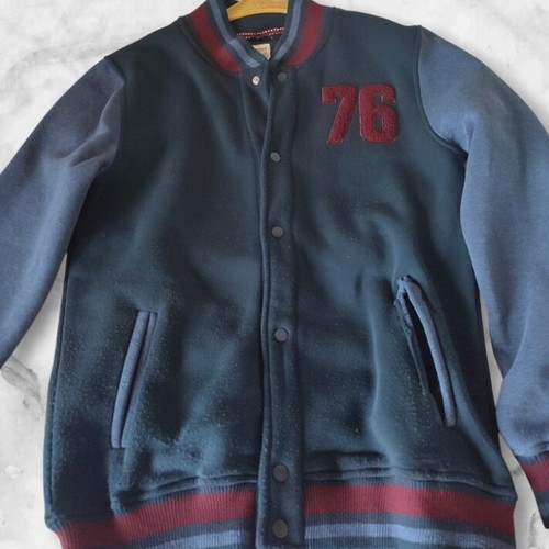 Baseball jacket varsity type blue like new, size M