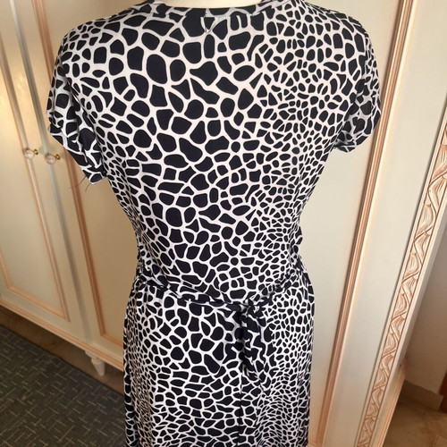 Dress animal print like new, one size, white and blue