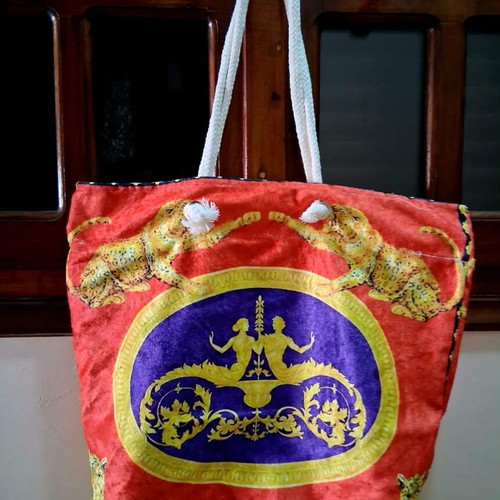 Beach bag new, shoulder type, canvas with zipper and inner pocket