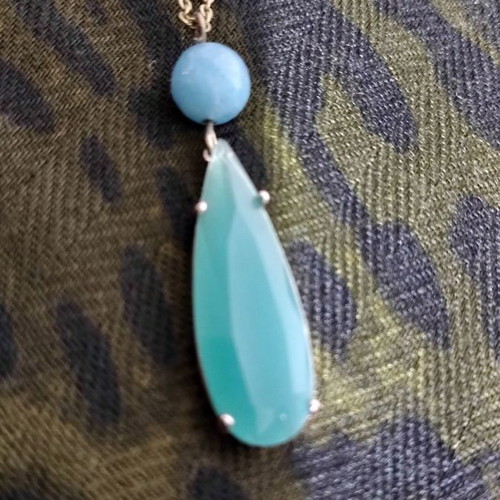 Ozze stainless steel necklace with teardrop stone used