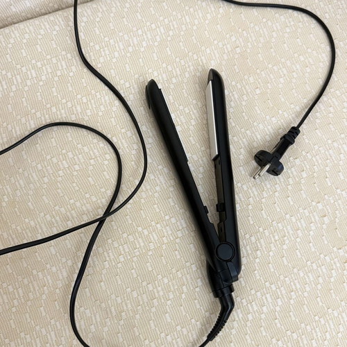 Remington hair straightener model CS-2001