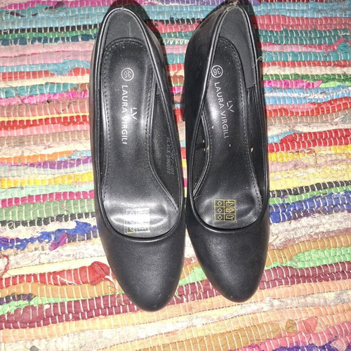 Laura Virgili pumps size 36 like new, black