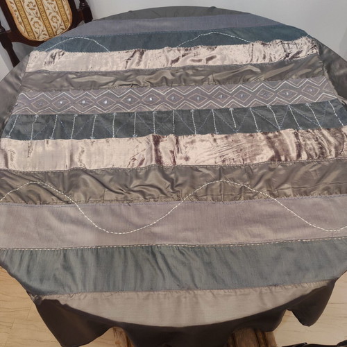 Set of tablecloth and placemat new, square 1.40x1.42 and 1.26x0.35