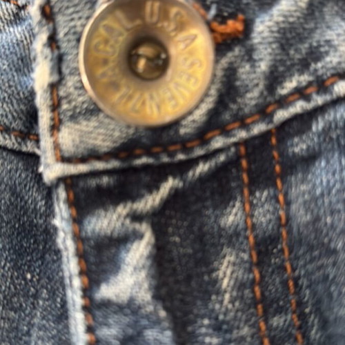 Seven Jeans with rhinestones on back like new, size 40, blue
