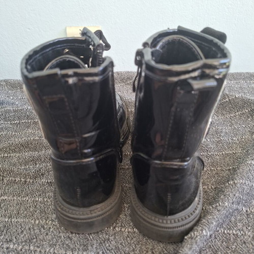Children's black boots size 30 like new with zipper